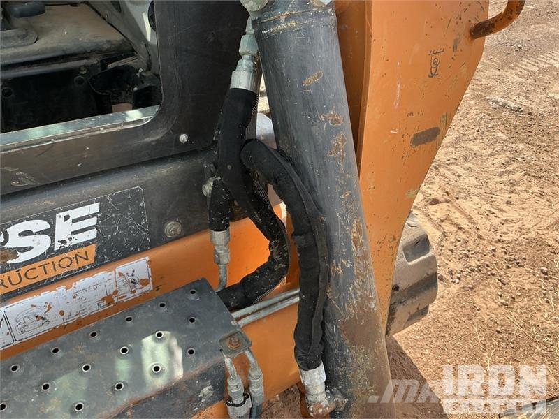CASE TR340B Kompaktrakodók