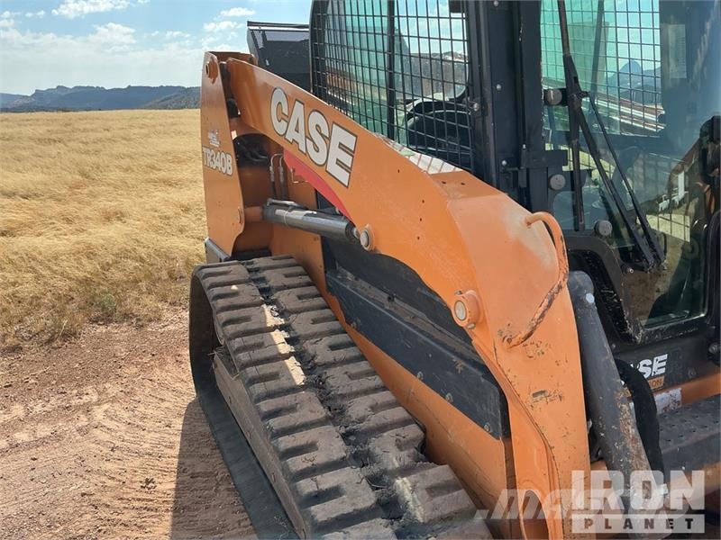 CASE TR340B Kompaktrakodók