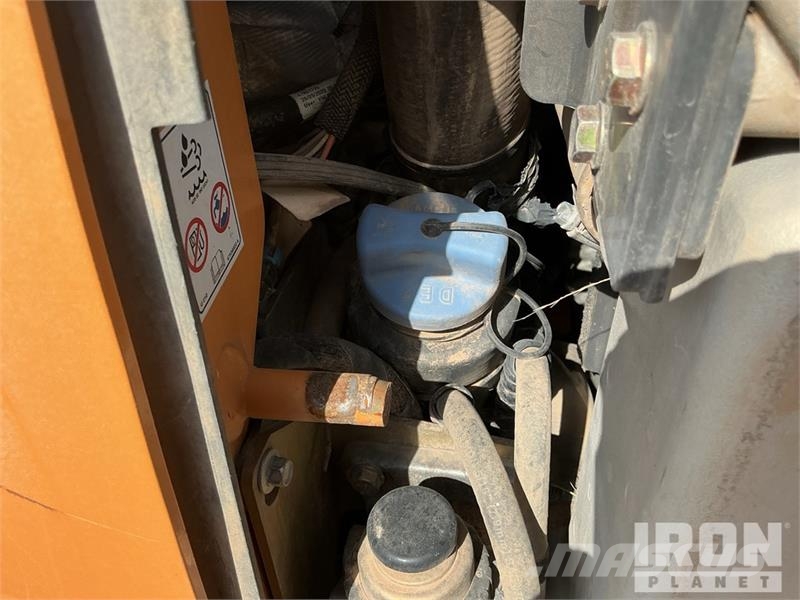 CASE TR340B Kompaktrakodók
