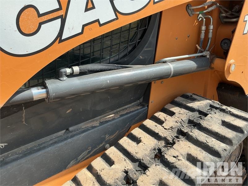 CASE TR340B Kompaktrakodók