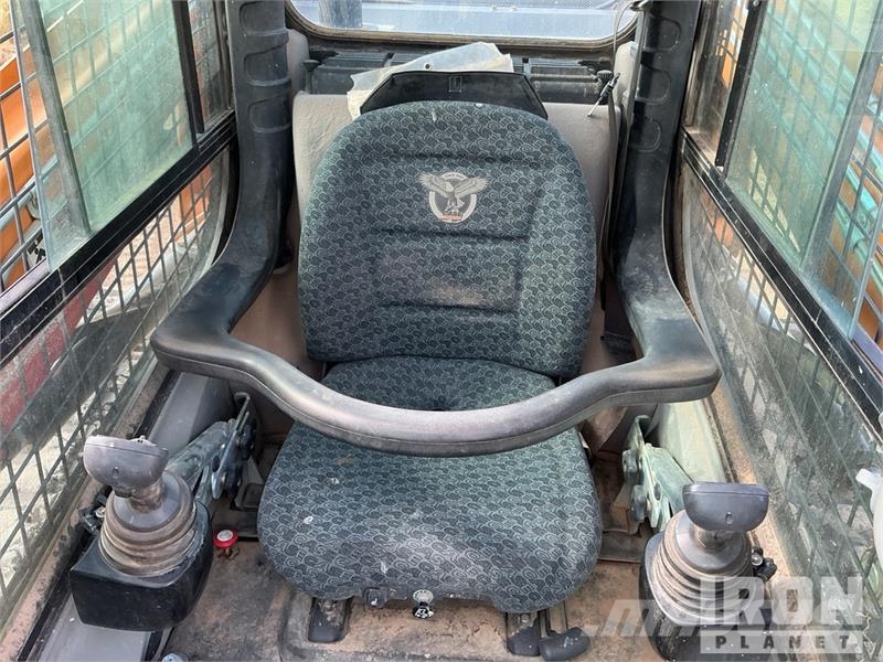 CASE TR340B Kompaktrakodók