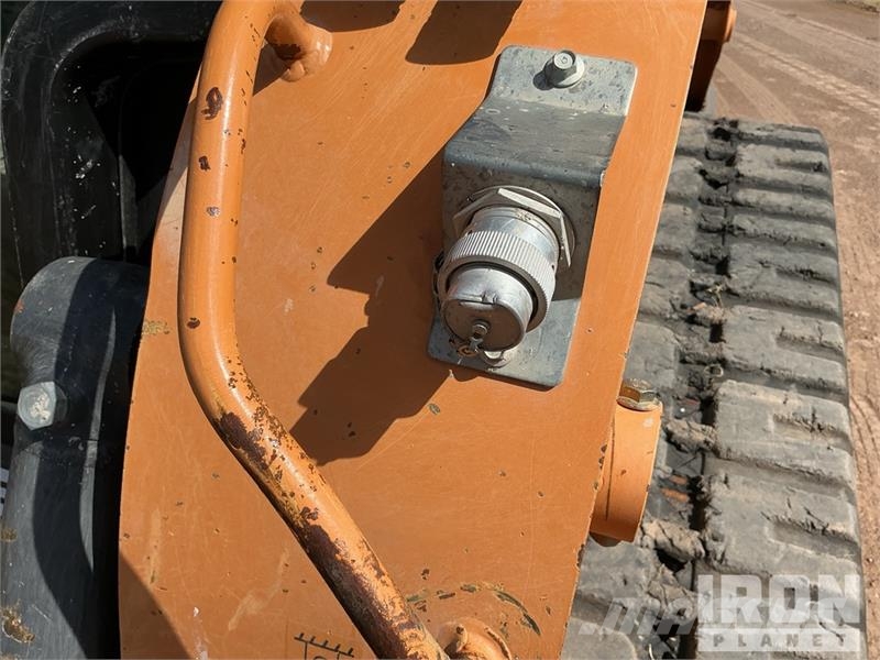 CASE TR340B Kompaktrakodók
