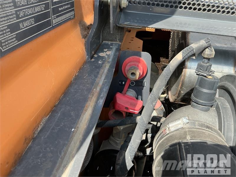 CASE TR340B Kompaktrakodók