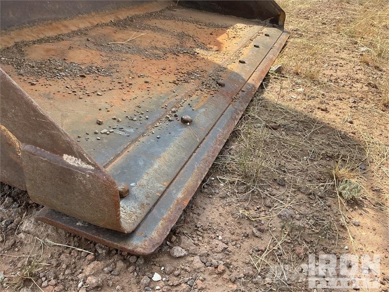 CASE TR340B Kompaktrakodók