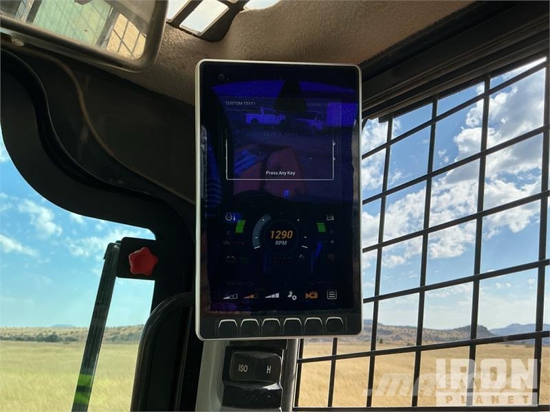 CASE TR340B Kompaktrakodók