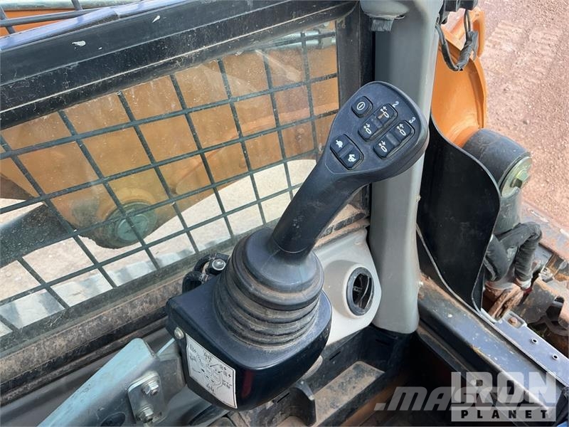 CASE TR340B Kompaktrakodók