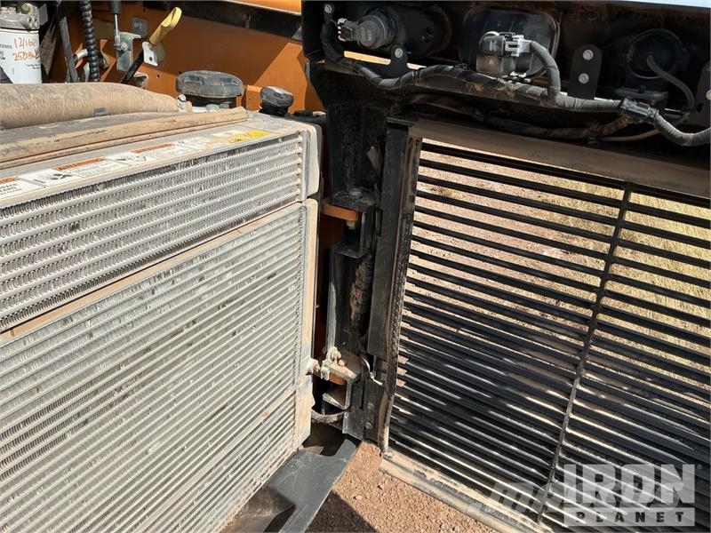 CASE TR340B Kompaktrakodók