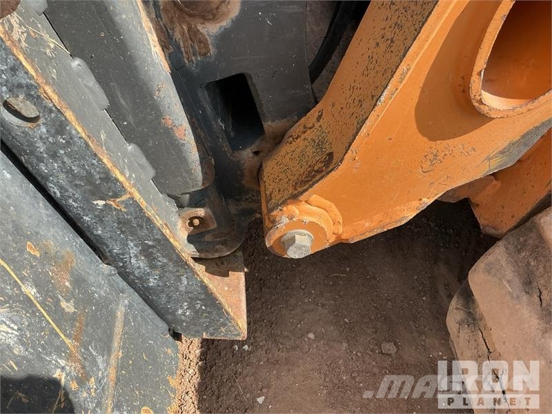 CASE TR340B Kompaktrakodók