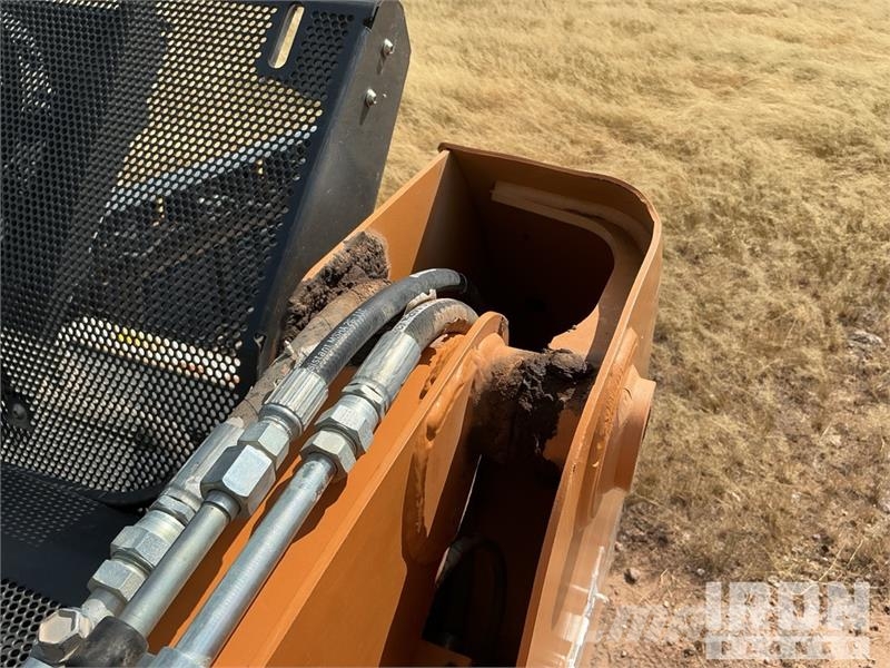 CASE TR340B Kompaktrakodók