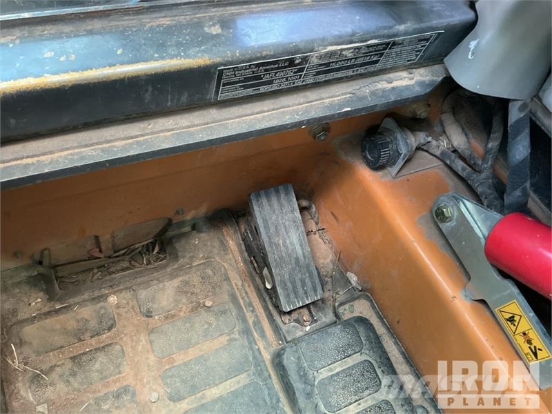 CASE TR340B Kompaktrakodók