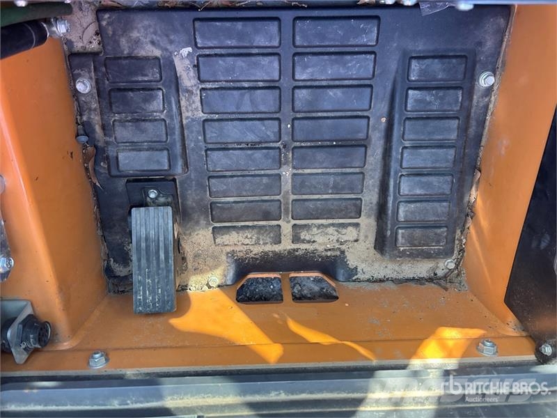 CASE TR340B Skid steer mini nakladalci