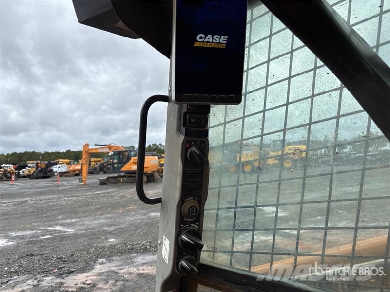 CASE TV370B Two-Speed Compact Track Loader Kompaktlaadurid