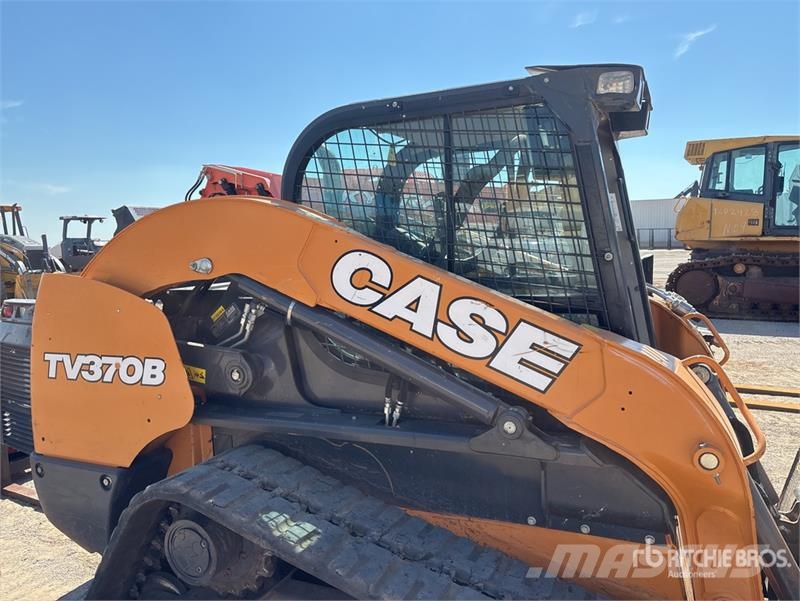CASE TV370B Two-Speed Compact Track Loader  스키드로더