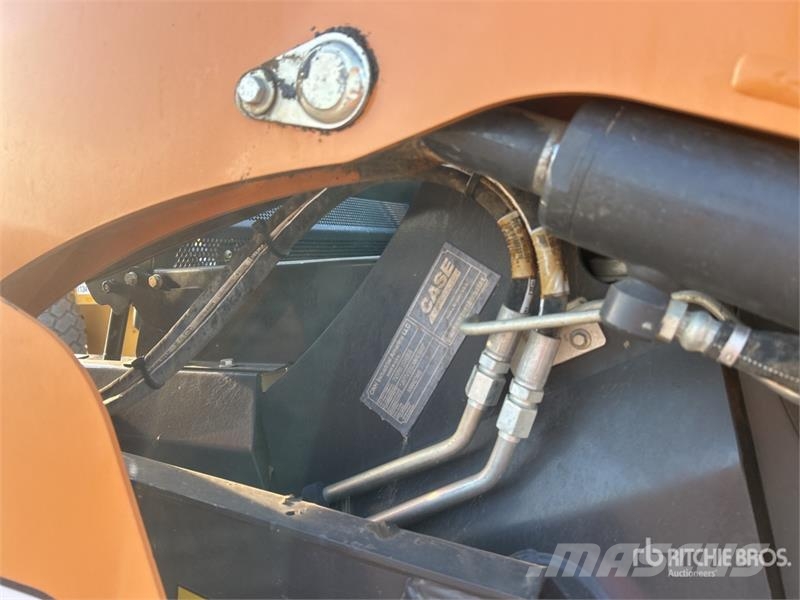 CASE TV370B Two-Speed Compact Track Loader Skid steer mini nakladalci