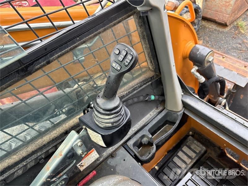 CASE TV370B Two-Speed Compact Track Loader Kompaktlaadurid