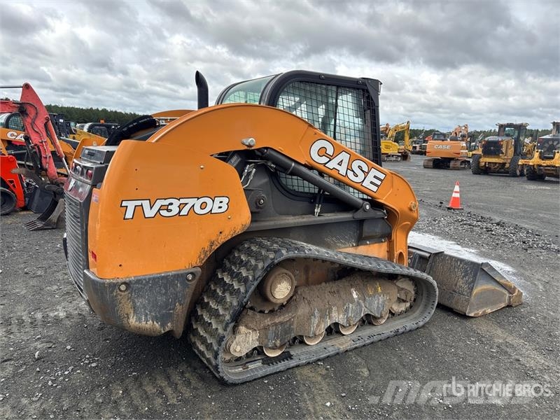 CASE TV370B Two-Speed Compact Track Loader Kompaktlaadurid