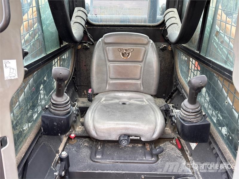 CASE TV370B Two-Speed Compact Track Loader Skid steer mini nakladalci