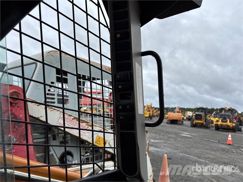 CASE TV370B Two-Speed Compact Track Loader Kompaktlaadurid