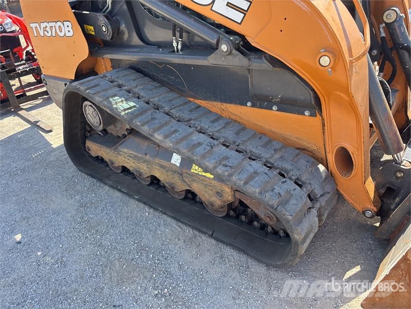 CASE TV370B Two-Speed Compact Track Loader  스키드로더