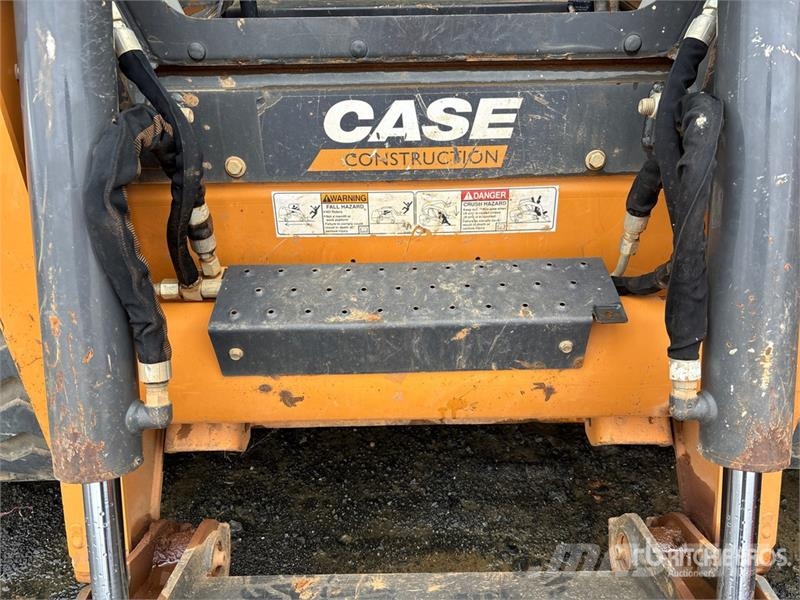 CASE TV370B Two-Speed Compact Track Loader Kompaktlaadurid