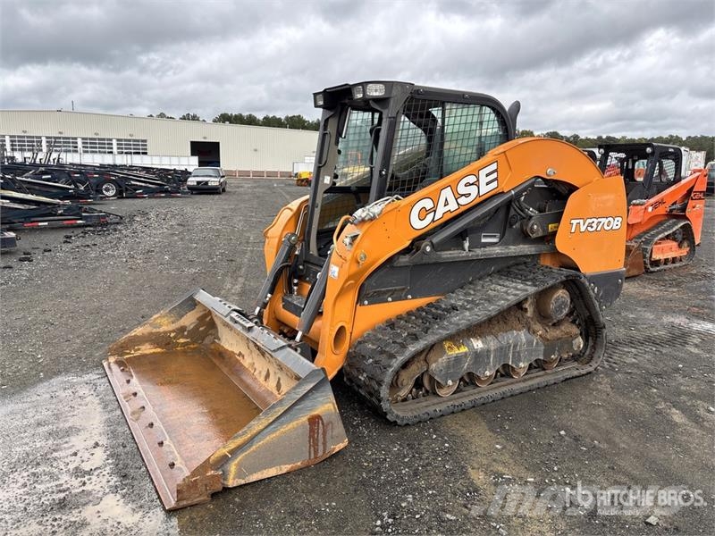 CASE TV370B Two-Speed Compact Track Loader Kompaktlaadurid