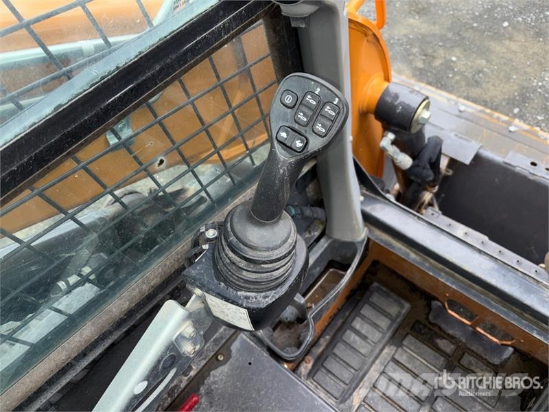 CASE TV370B Two-Speed Compact Track Loader Skid steer mini nakladalci