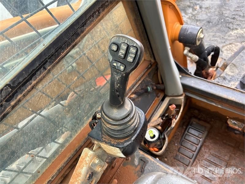 CASE TV370B Two-Speed Compact Track Loader Kompaktlaadurid