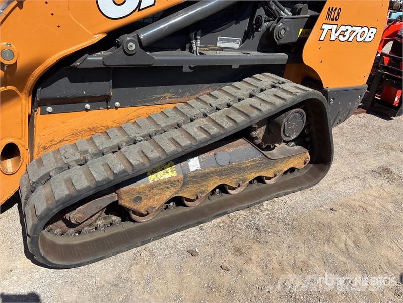CASE TV370B Two-Speed Compact Track Loader  스키드로더