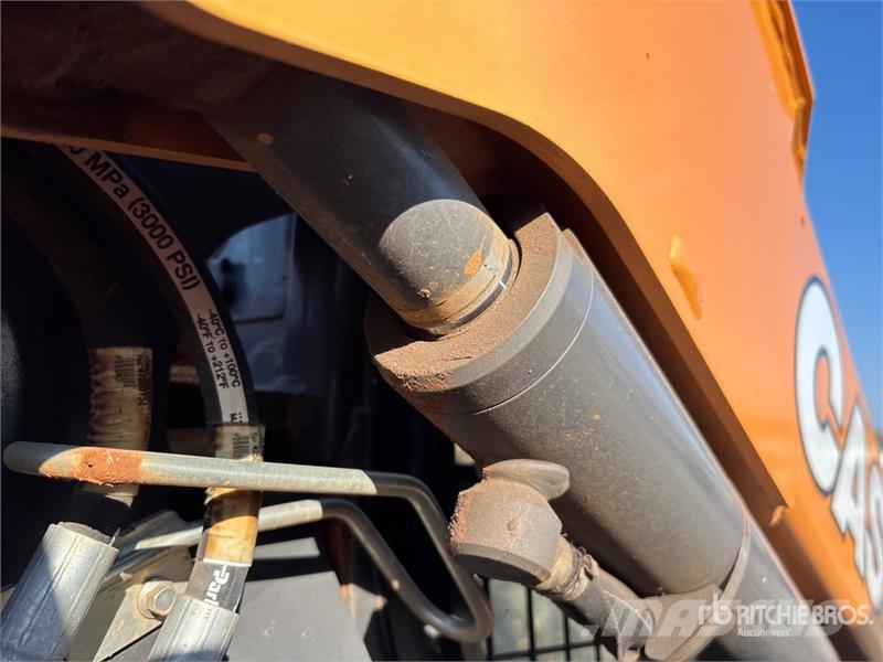 CASE TV370B Two-Speed Compact Track Loader Skid steer mini nakladalci