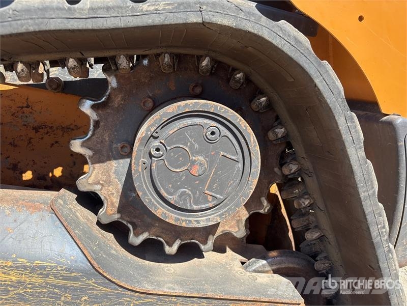 CASE TV370B Two-Speed Compact Track Loader  스키드로더