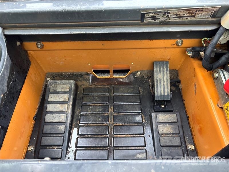 CASE TV370B Two-Speed Compact Track Loader Kompaktlaadurid