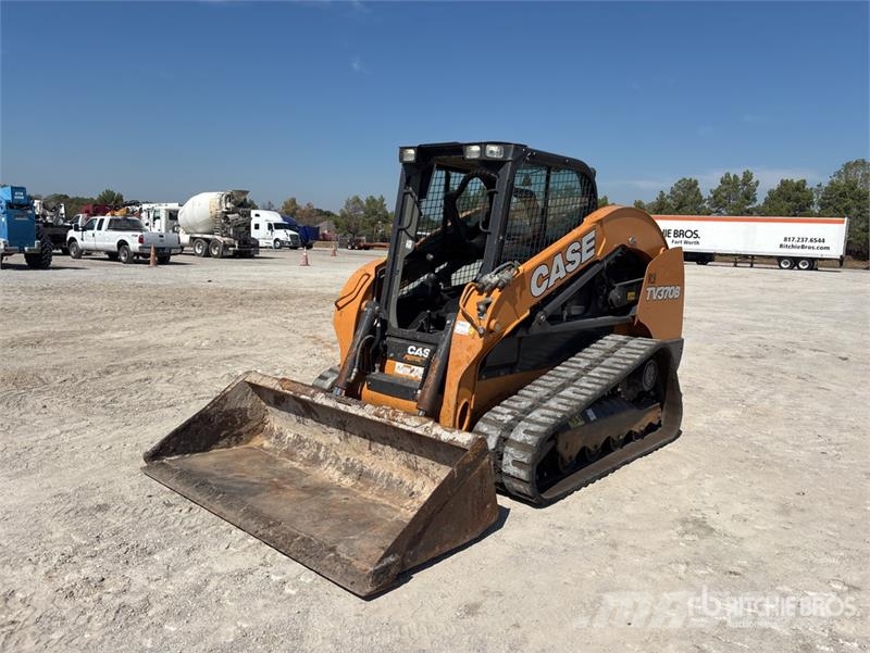 CASE TV370B Two-Speed Compact Track Loader  스키드로더