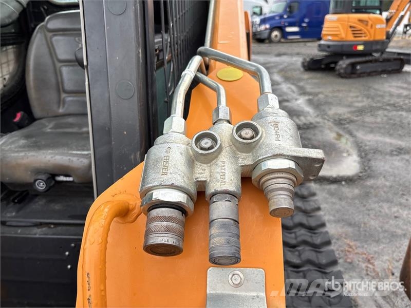 CASE TV370B Two-Speed Compact Track Loader Kompaktlaadurid