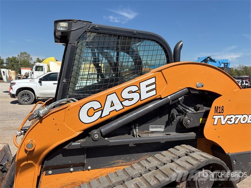 CASE TV370B Two-Speed Compact Track Loader  스키드로더