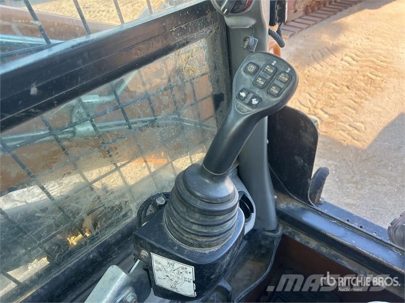 CASE TV370B Two-Speed Compact Track Loader Skid steer mini nakladalci
