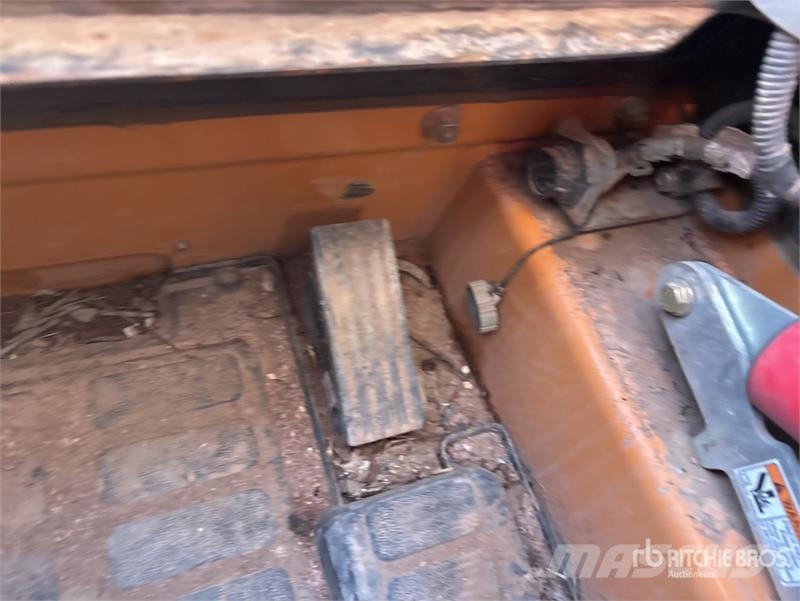 CASE TV380 Compact Track Loader Skid steer mini utovarivači