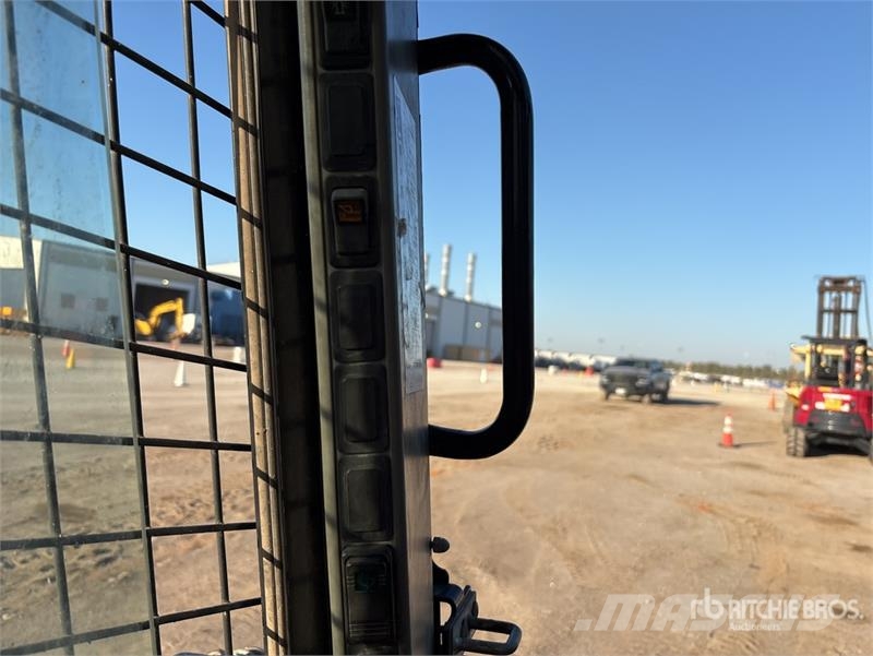CASE TV380 Compact Track Loader Skid steer mini utovarivači