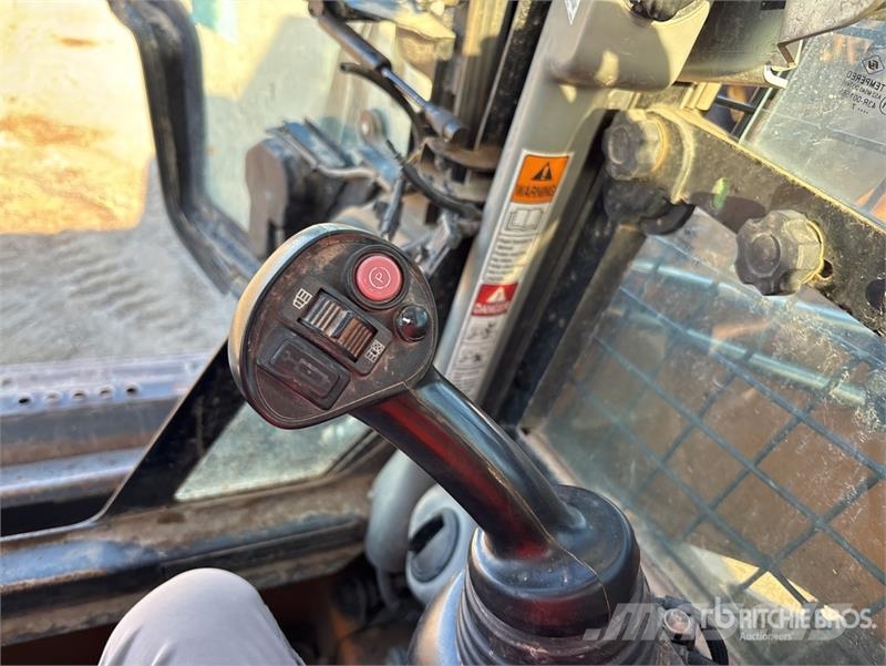 CASE TV380 Compact Track Loader Skid steer mini utovarivači
