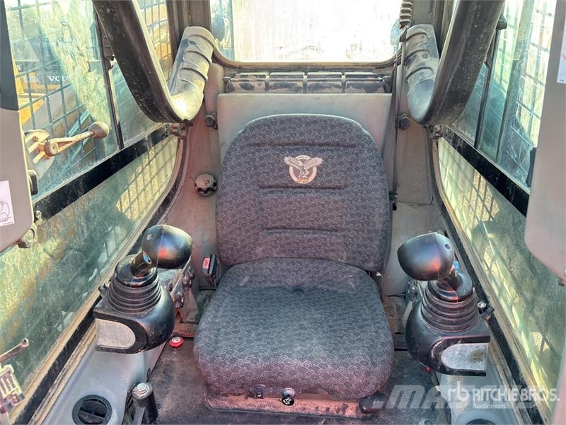 CASE TV380 Compact Track Loader Skid steer mini utovarivači