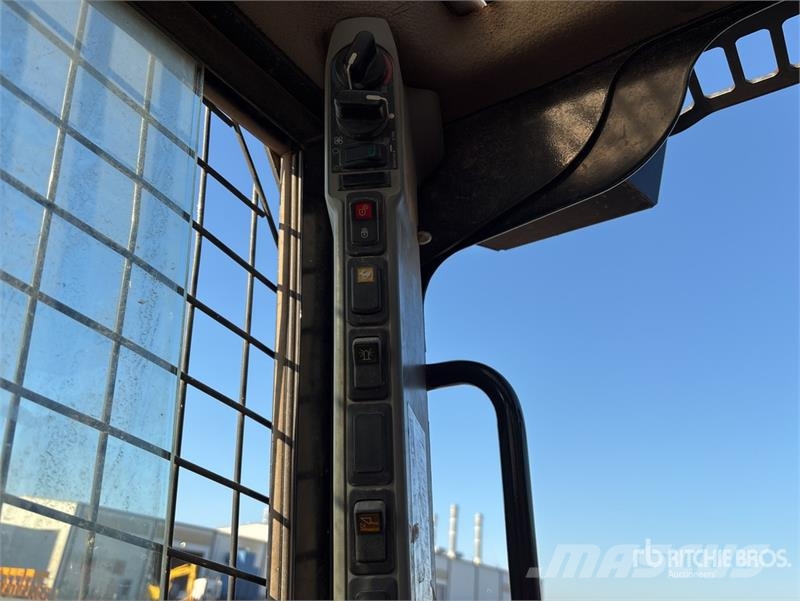 CASE TV380 Compact Track Loader Skid steer mini utovarivači