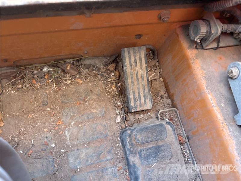 CASE TV380 Two-Speed Compact Track Loader Skid steer mini utovarivači