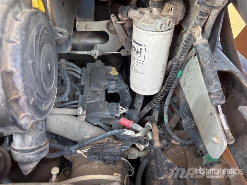 CASE TV380 Two-Speed Compact Track Loader Skid steer mini utovarivači