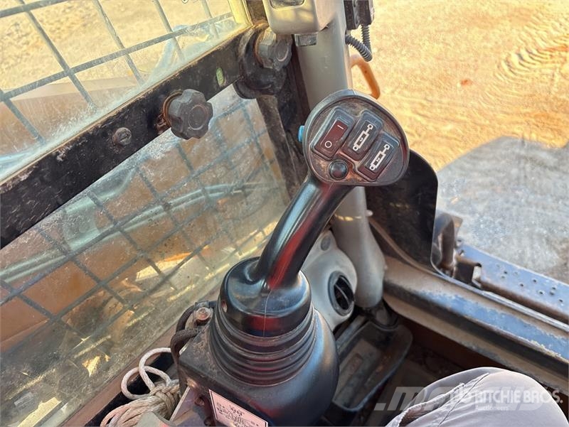 CASE TV380 Two-Speed Compact Track Loader Skid steer mini utovarivači