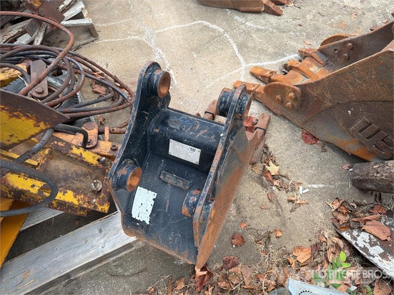 CAT 12 in Digging Excavator Bucket دلاء