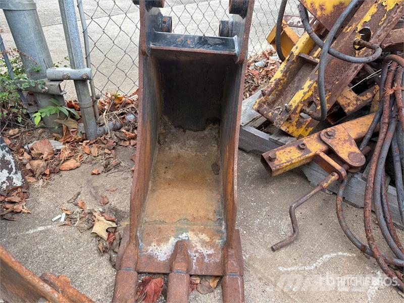 CAT 12 in Digging Excavator Bucket دلاء