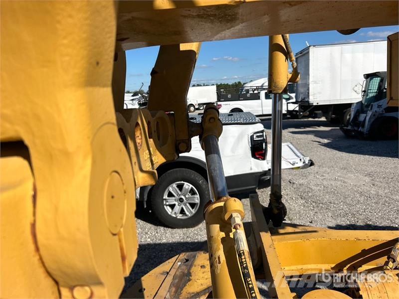 CAT 12H Motor Grader (Inoperable) معدات تمهيد الطرق