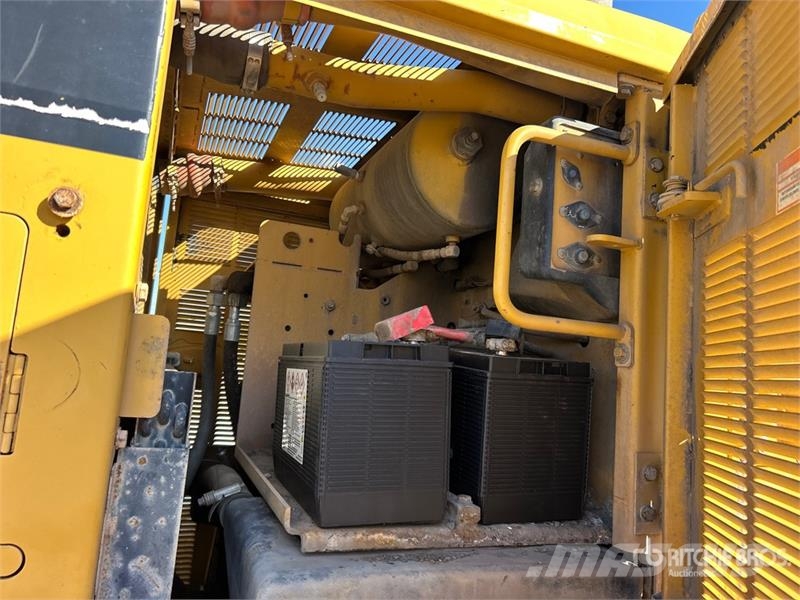 CAT 12H Motor Grader (Inoperable) معدات تمهيد الطرق