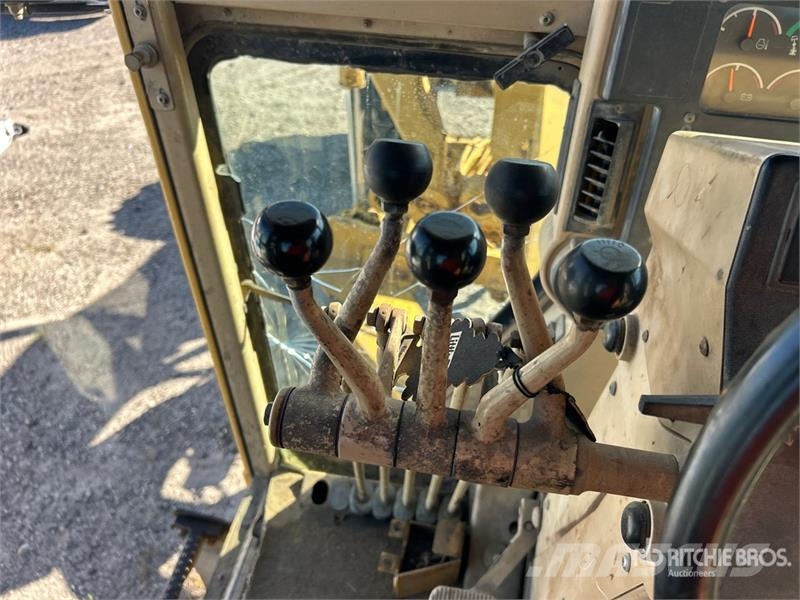 CAT 12H Motor Grader (Inoperable) معدات تمهيد الطرق