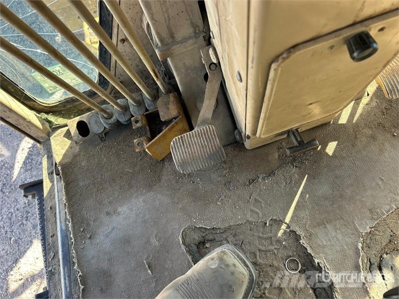 CAT 12H Motor Grader (Inoperable) معدات تمهيد الطرق