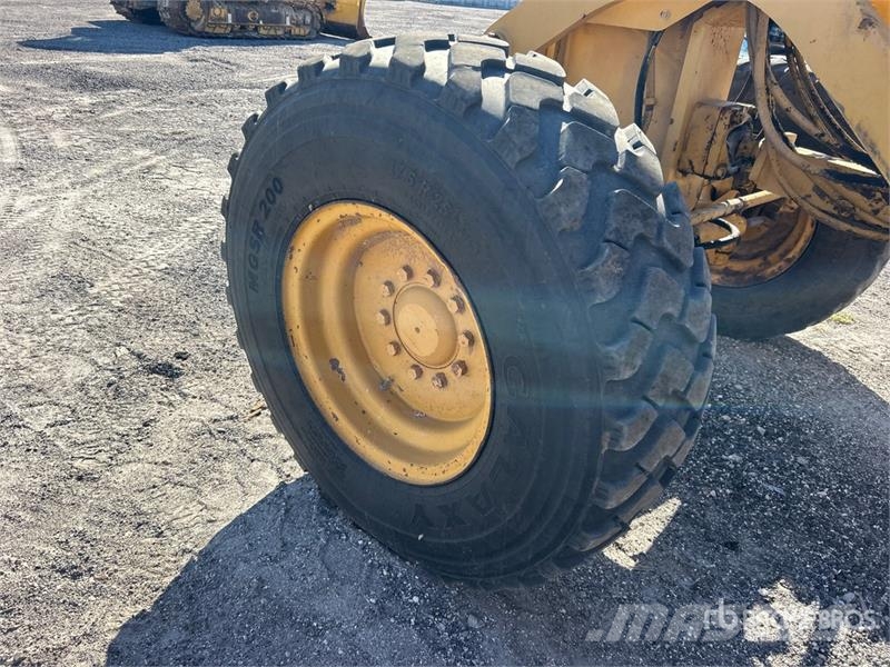 CAT 12H Motor Grader (Inoperable) معدات تمهيد الطرق